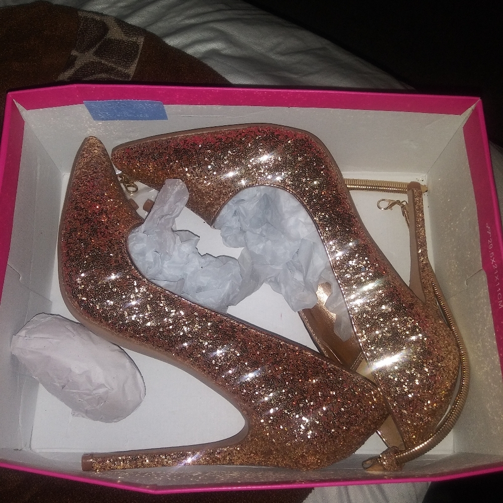 Rose gold glitter pumps